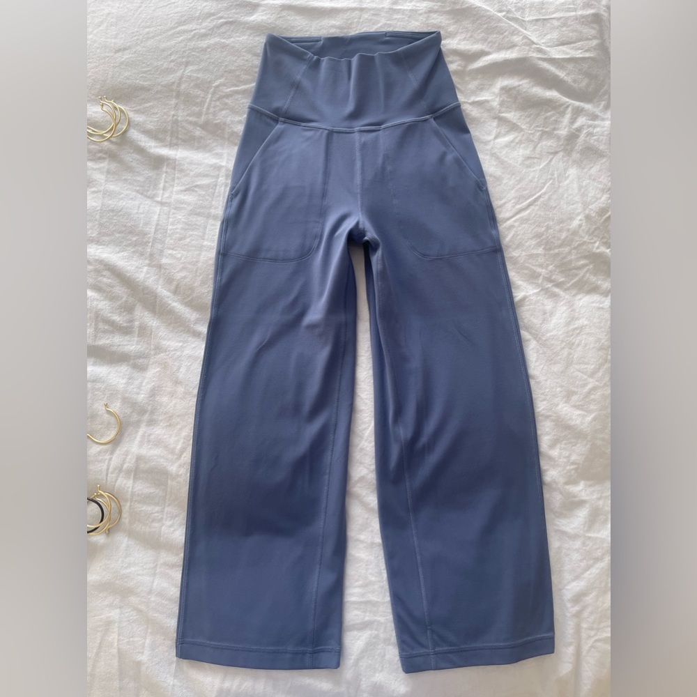 Lululemon wide leg align pants - water drop - size 2